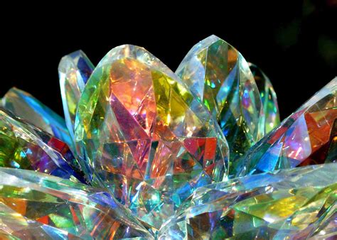 Crystal pictures .